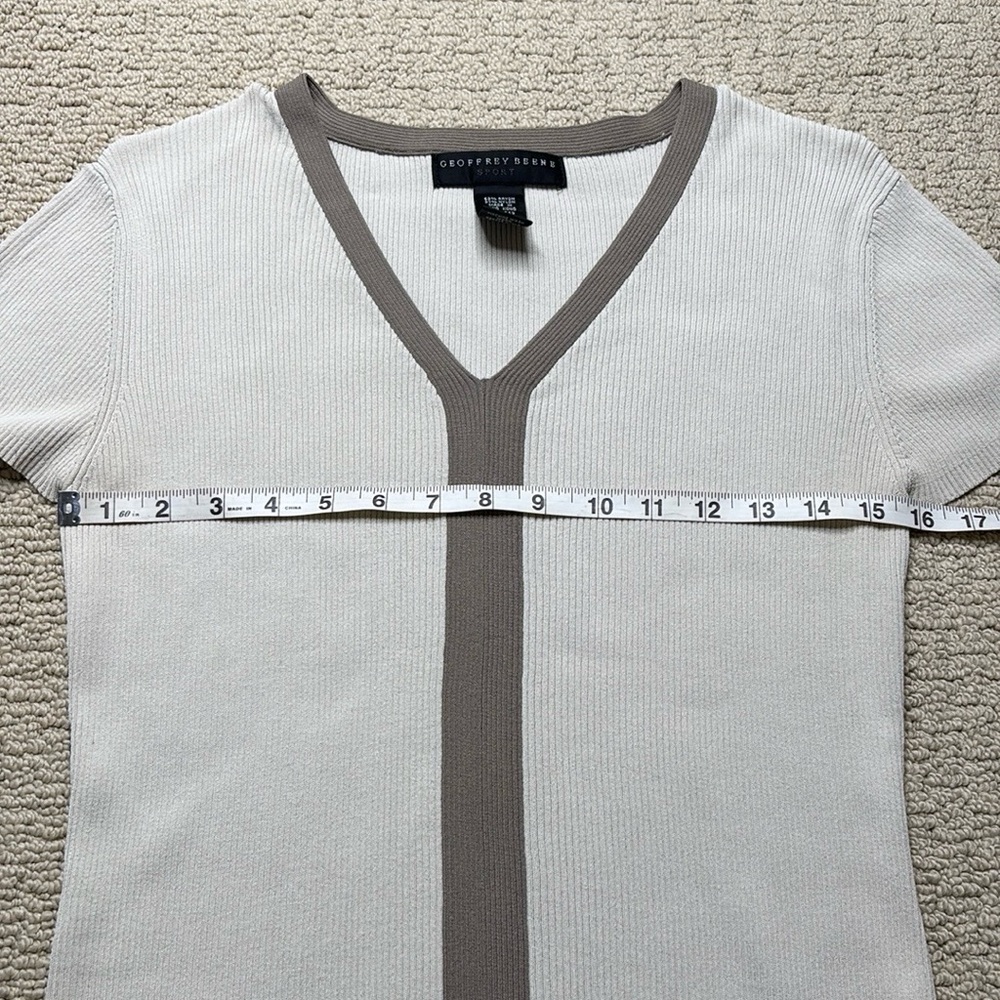 Geoffrey Beene V-Neck Shirt - Picture 3 of 4
